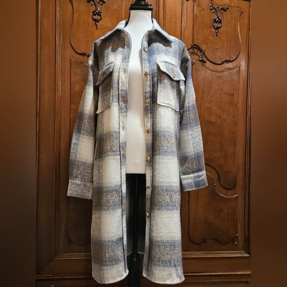 Allie Rose Blue Brown Grey Cream Plaid Button up Shacket with Pockets Size Small